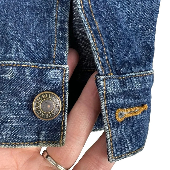 ABERCROMBIE & FITCH Cropped Blue Denim Trucker Jacket Size Small - Picture 4 of 7